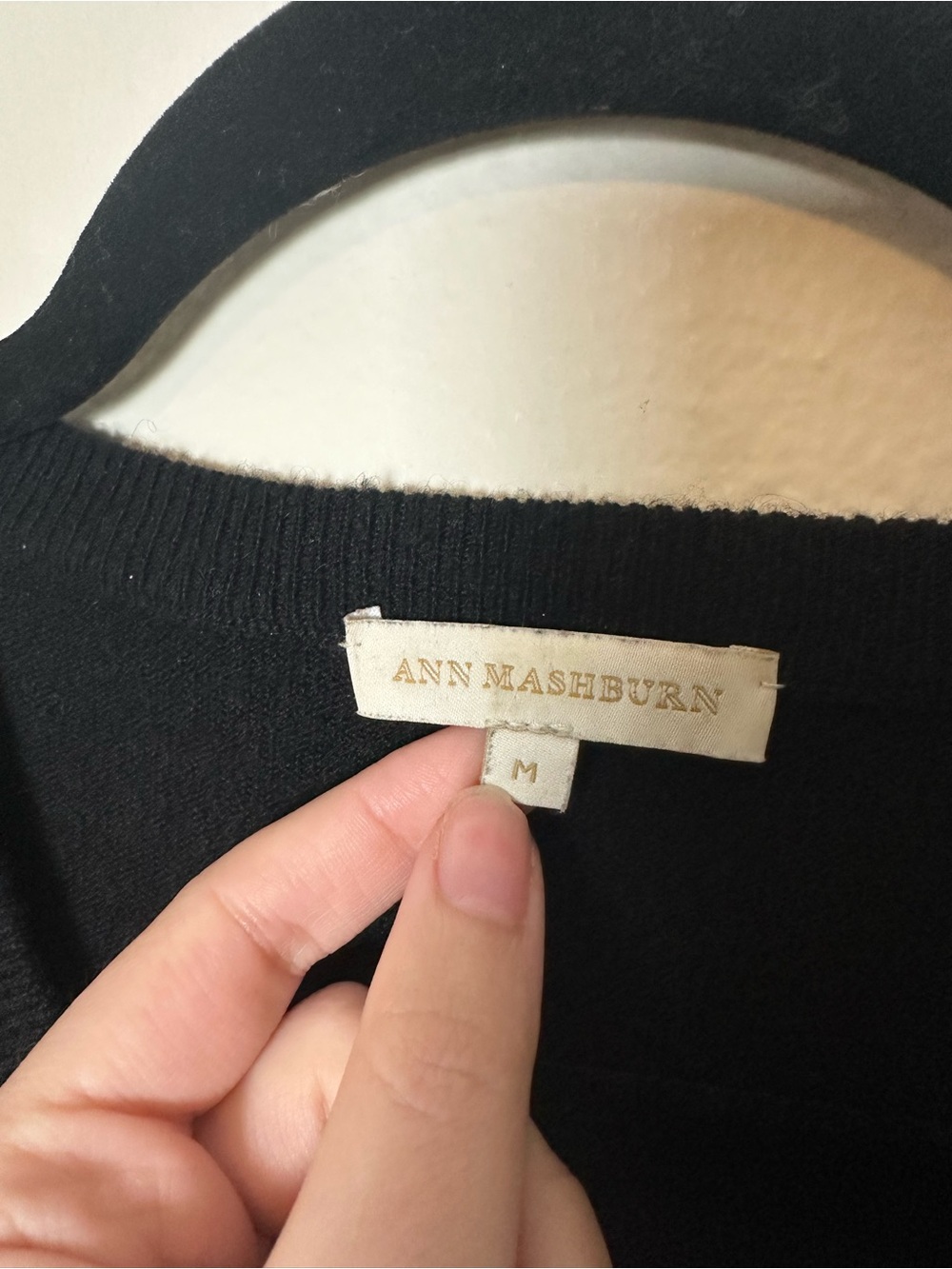 Ann Mashburn Cydney 100% Cashmere V Neck Sweater Black Medium - Picture 5 of 8